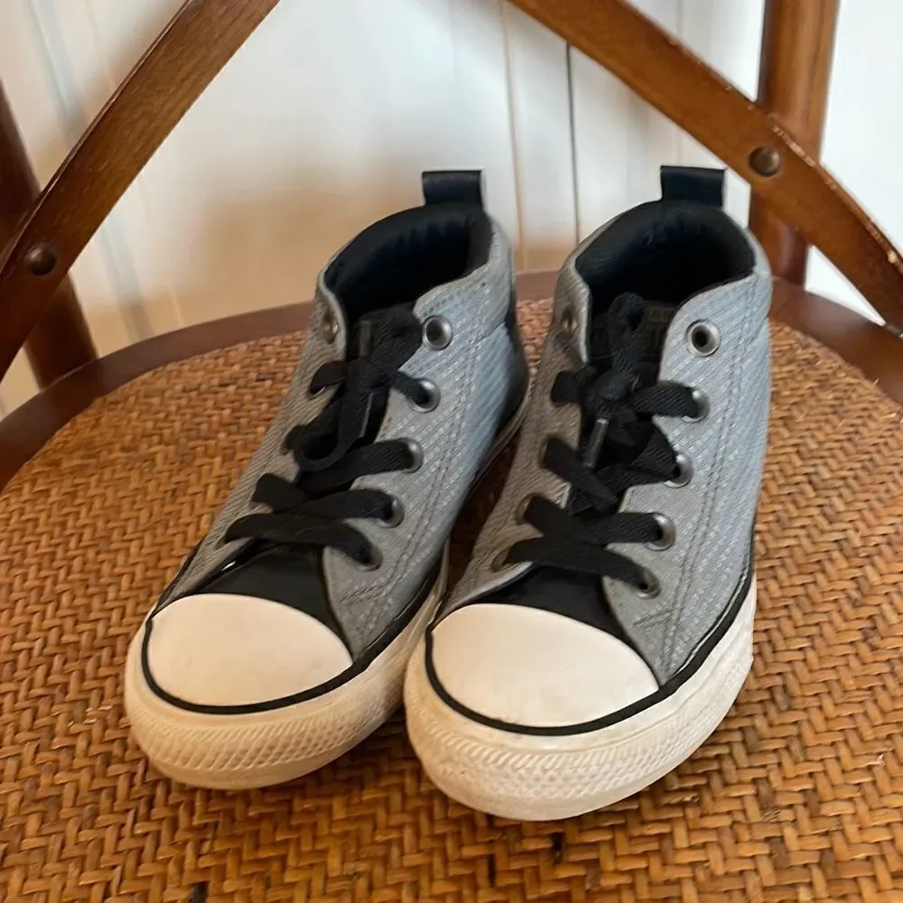 Converse all star boys sneakers grey size 1